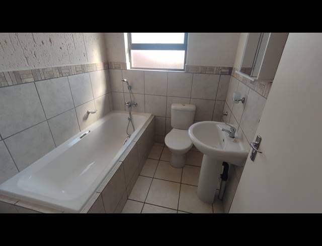 2 BEDROOM FLAT FOR SALE IN THREE RIVERS